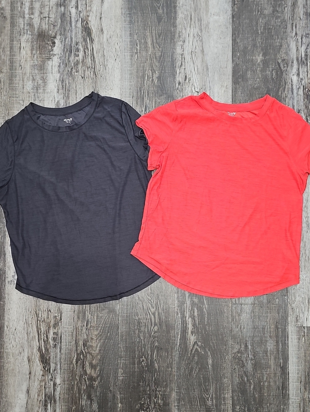 Set Of 2 Old Navy Active Breathe On Go-Dry Tees Red And Charcoal